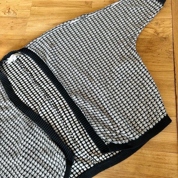 Loft Black/Ivory Shrug Sweater - Picture 8 of 11